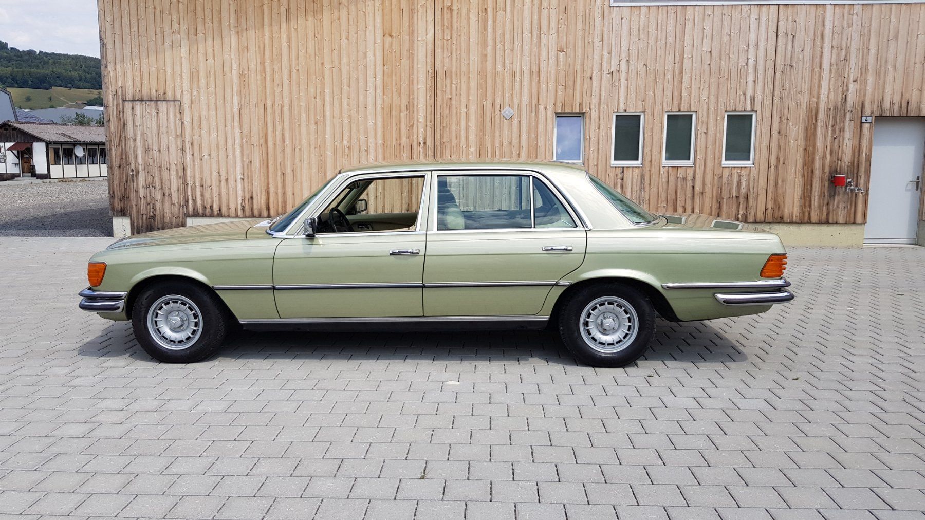 Mercedes-Benz Automobili: Mercedes-Benz 450 SEL 6.9 – Usato da Reinach AG venduto da Goldtimer 5