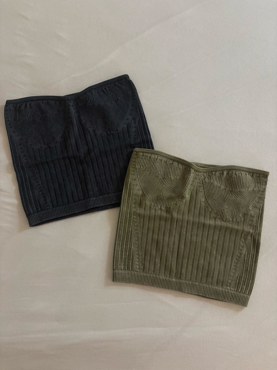 Bershka Blouses, T-shirts & Tops: top Bershka – Neuf (Voir description) à Vouvry par sha_rk5q