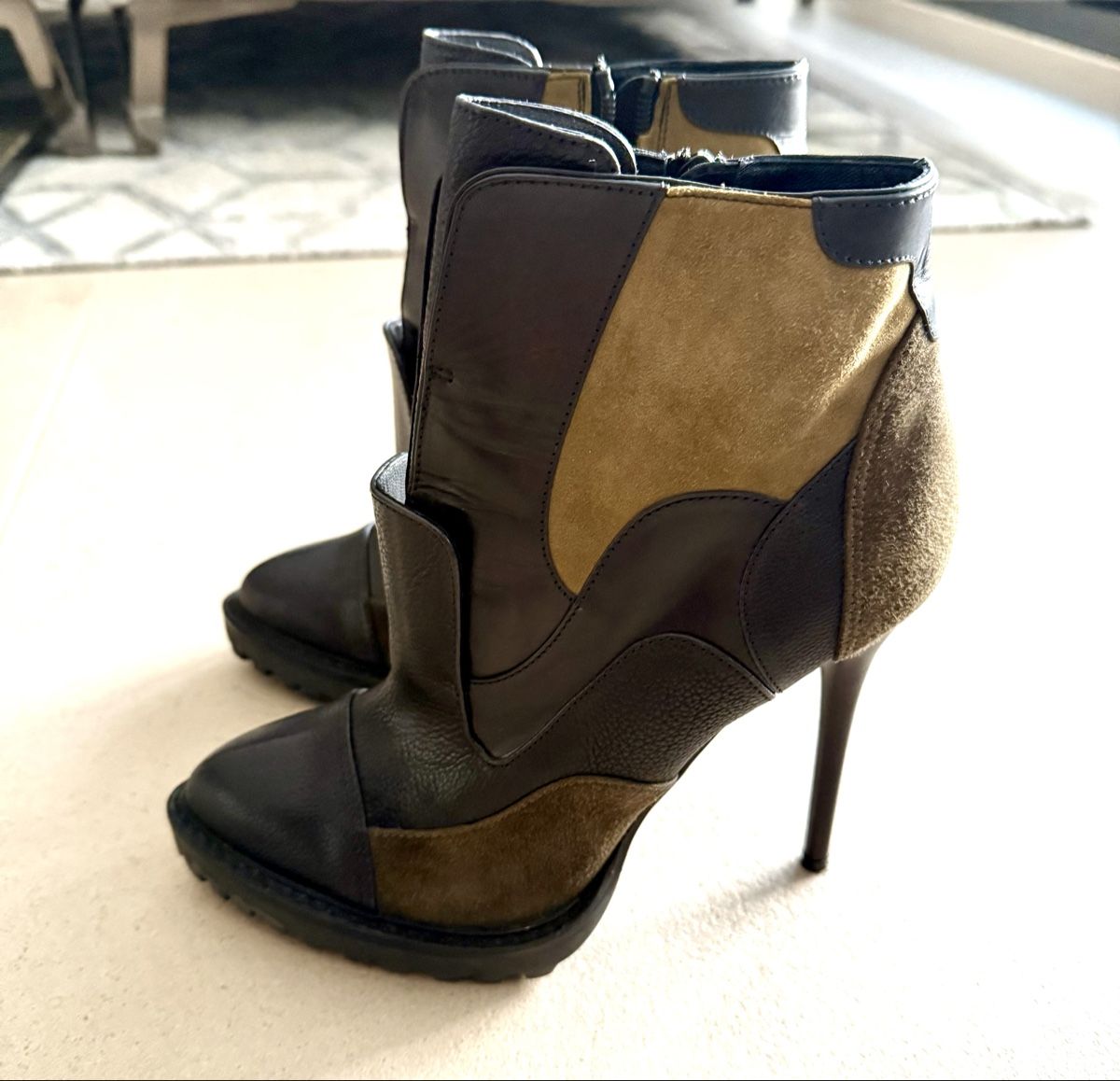 Alexander Mcqueen Scarpe da donna: Alexander McQueen bottine taille 37.5 – Nuovo (secondo la descrizione) da Cologny venduto da sab_xh7v