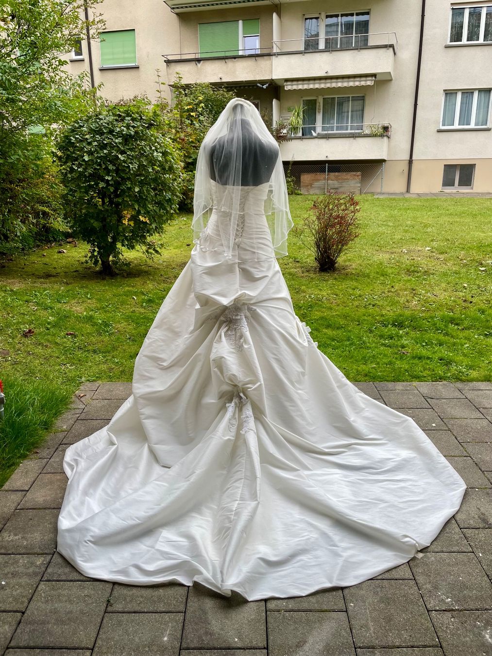 Vestiti: Brautkleid – Usato da Bern venduto da rahel.123 1