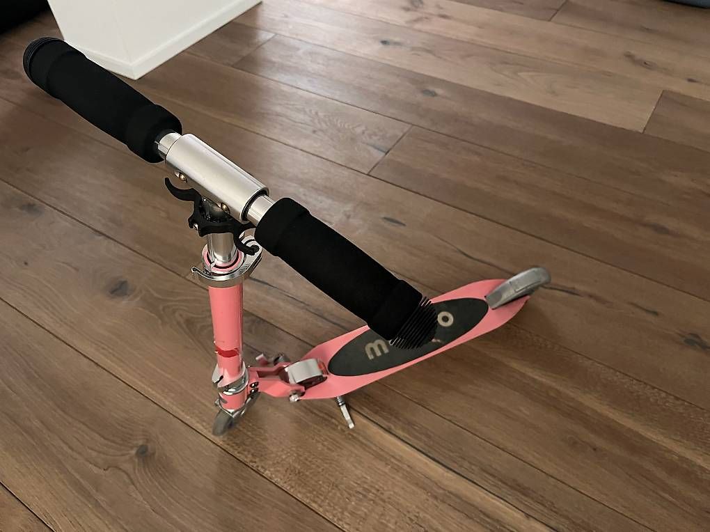 Kickboard: Micro Trotti rosa – Gebraucht aus Steffisburg von car_qwr6 2