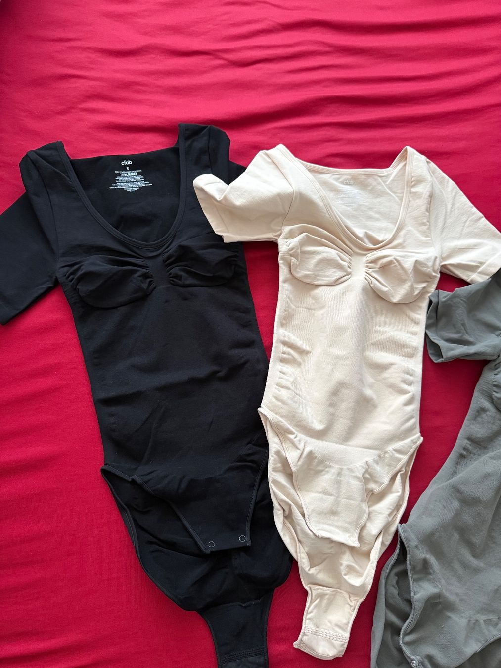 Kleiderpakete: Creamy Body Set – Neu (gemäss Beschreibung) aus Baar von and_x9gz 1