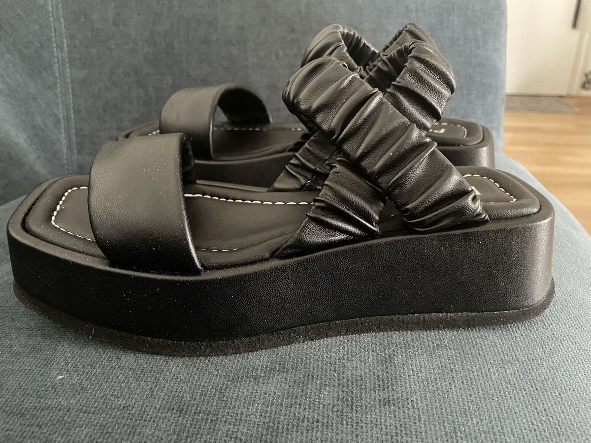 Scarpe da donna: Sandals Pollini Neu, Gr.36 – Nuovo (secondo la descrizione) da Schliern b.Köniz venduto da Nikk0tin