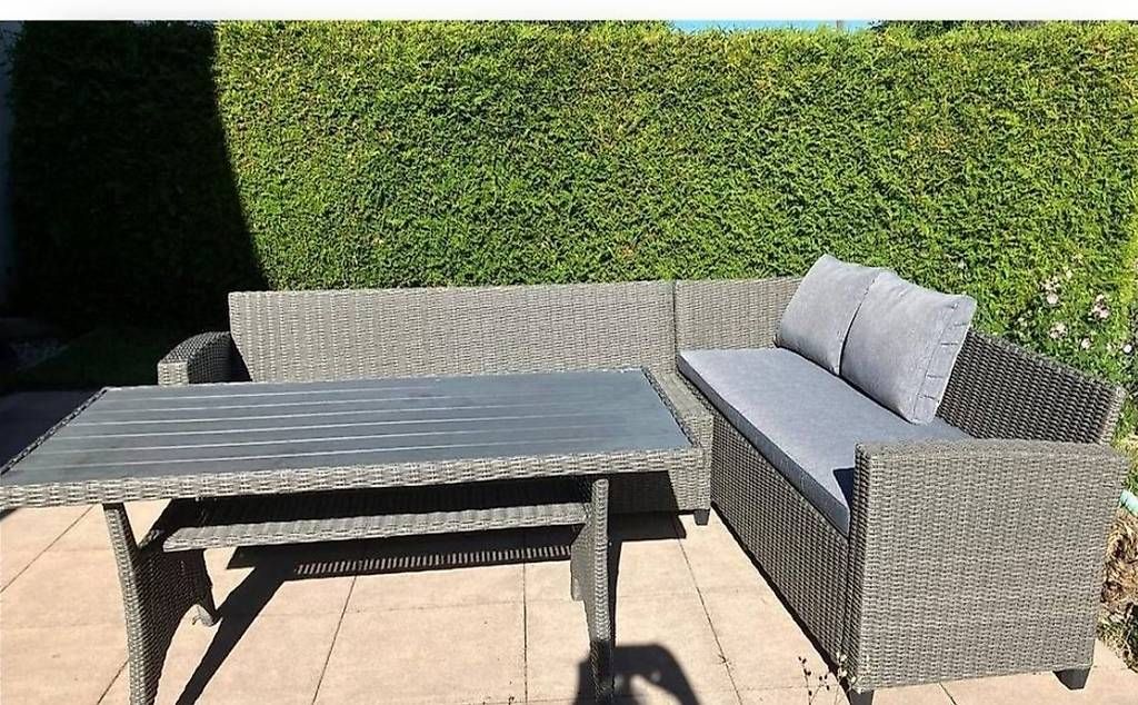 Set di tavolo e panche: Salon de jardin de chez Landi – Usato da La Sagne VD venduto da bri_d6b5 1