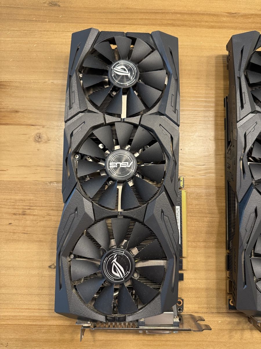 Asus Cartes graphiques: Grafikkarten ASUS ROG Strix Set 2 Stück – D'occasion à Oberglatt ZH par vabend 1