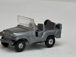 GB3- EKO Jeep silbern