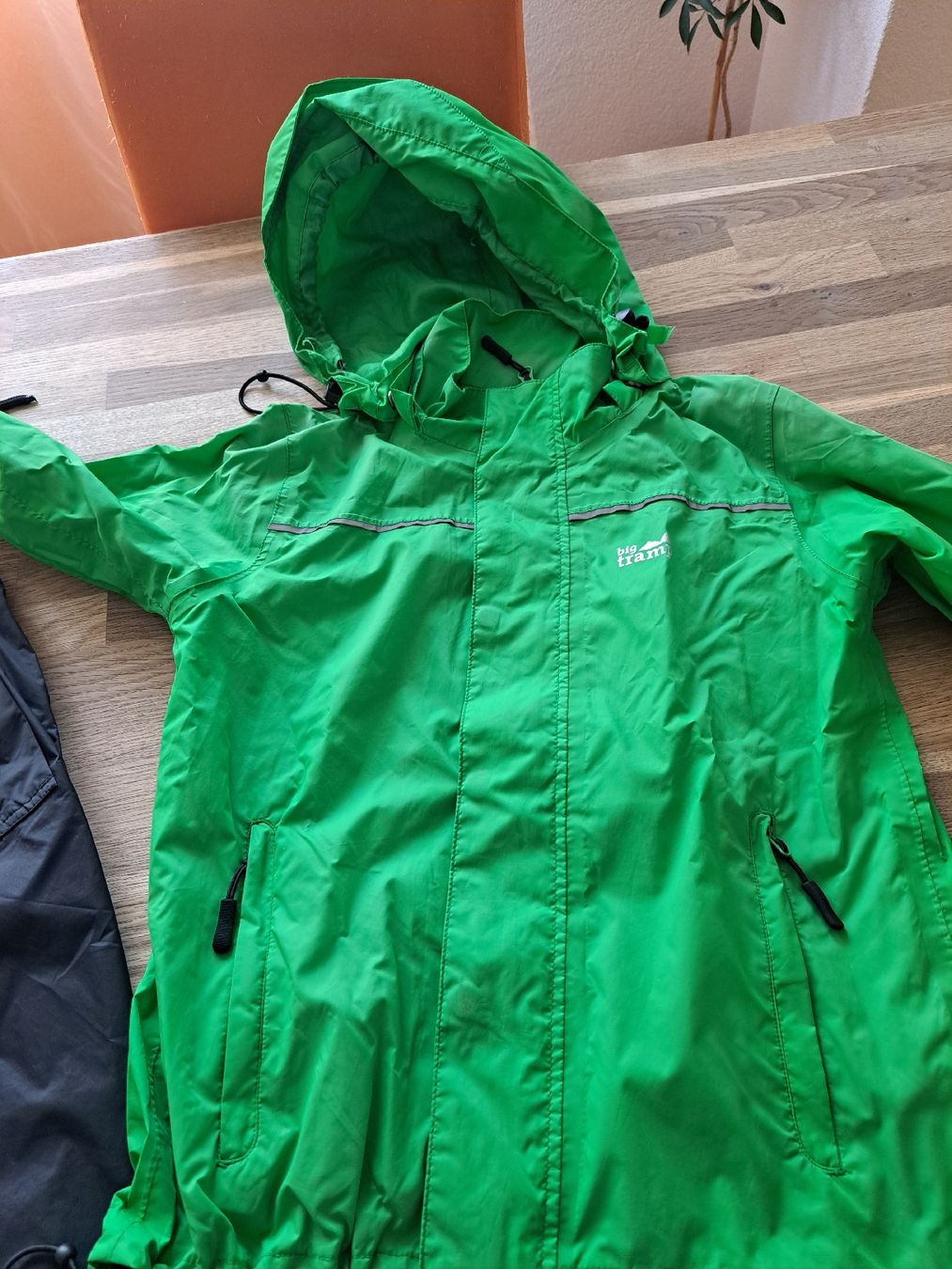 Giacche: Regenjacke Grösse 152 zu verkaufen – Usato da Münsingen venduto da chrigu212