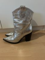 Silberne Cowboystiefel