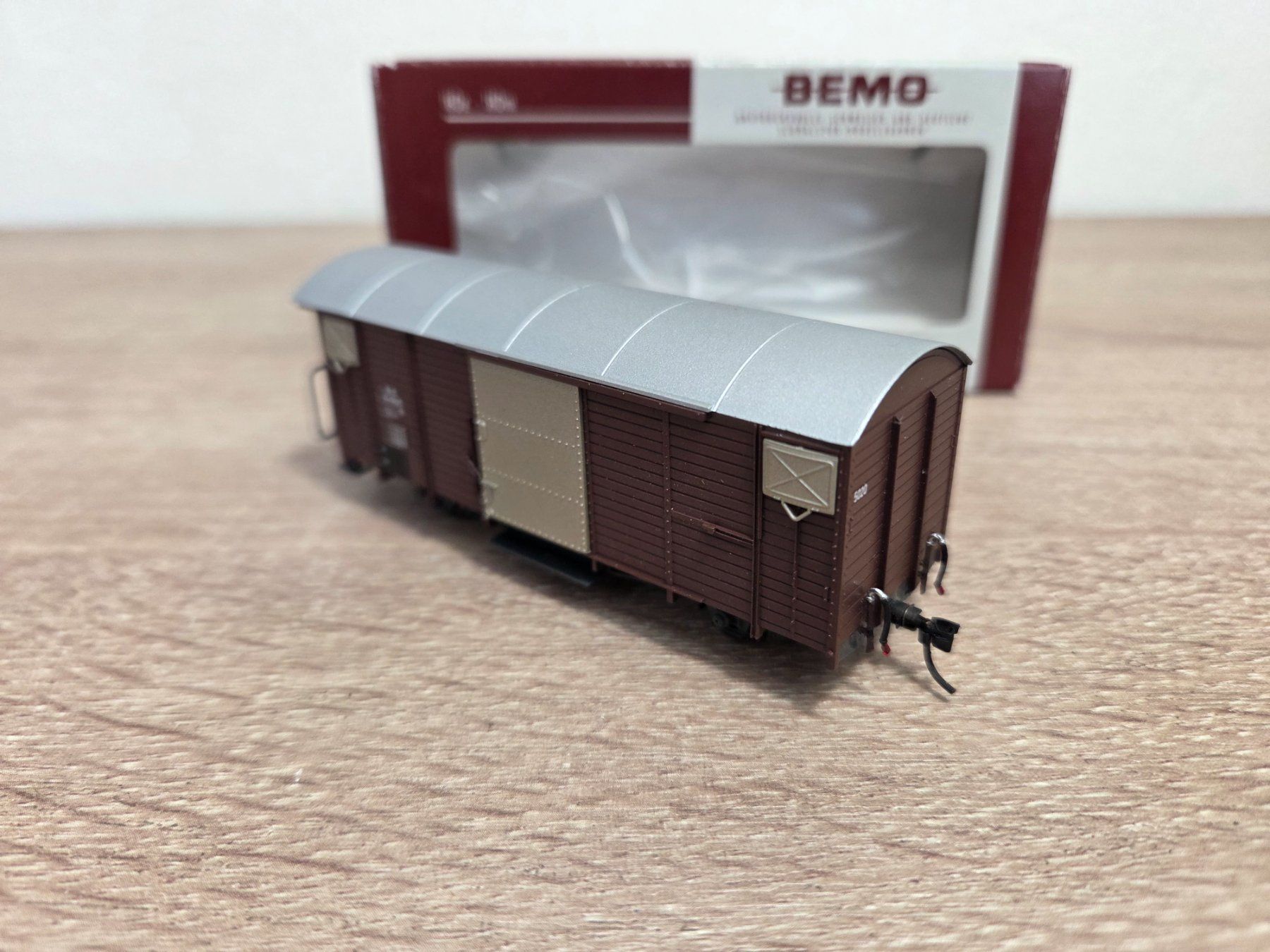 Bemo Modellini di ferrovie: Bemo 2250 100 Güterwagen RhB H0m – Usato da St-Aubin-Sauges venduto da Lo_Go 3