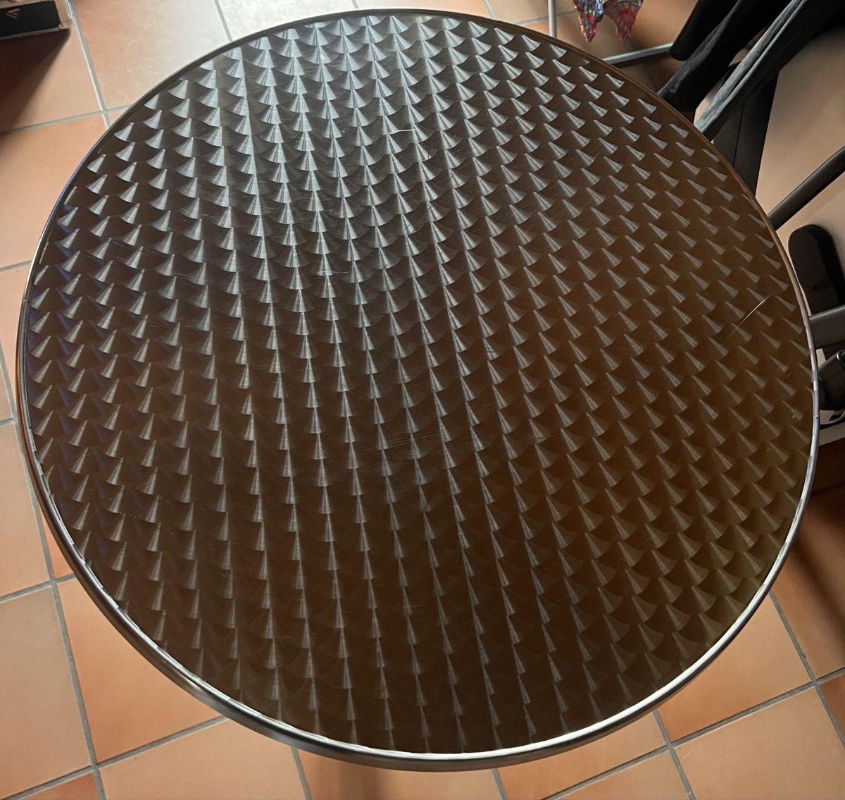 Tavoli: Stabiler Bartisch – Usato da Herzogenbuchsee venduto da Honigkuchenpferd01 1