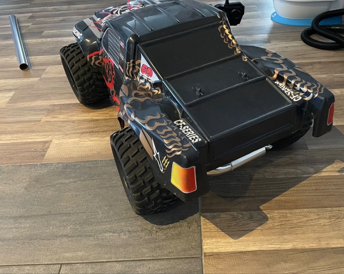 Reely Modellismo RC: Rc Verbrenner Benzin Auto 2 Takt – Usato da Thörigen venduto da Edith034 1