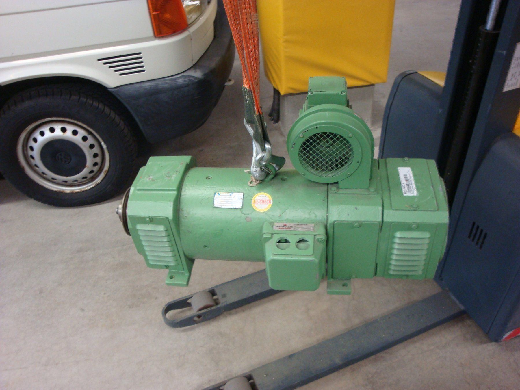 Motoren: Gleichstrommotor 300V revidiert – Gebraucht aus Gross von Triumph67