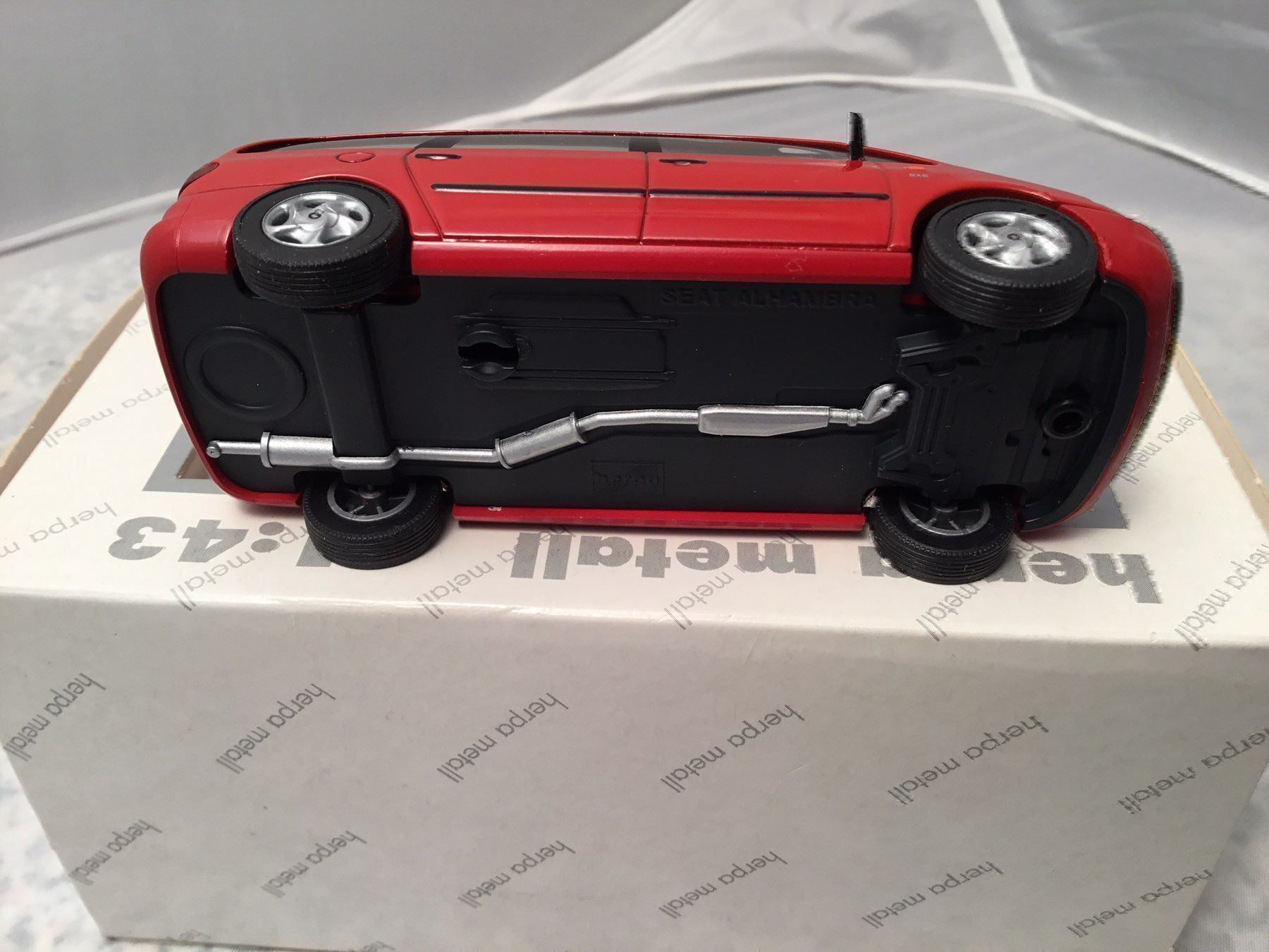Seat Modellautos: Seat Alhambra / VW Sharan Modell – Neu und originalverpackt aus Erlenbach im Simmental von Model_box 7