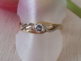 18Kt. Gelb/Weissgold, natürlicher Brillant-Ring «Solitär»