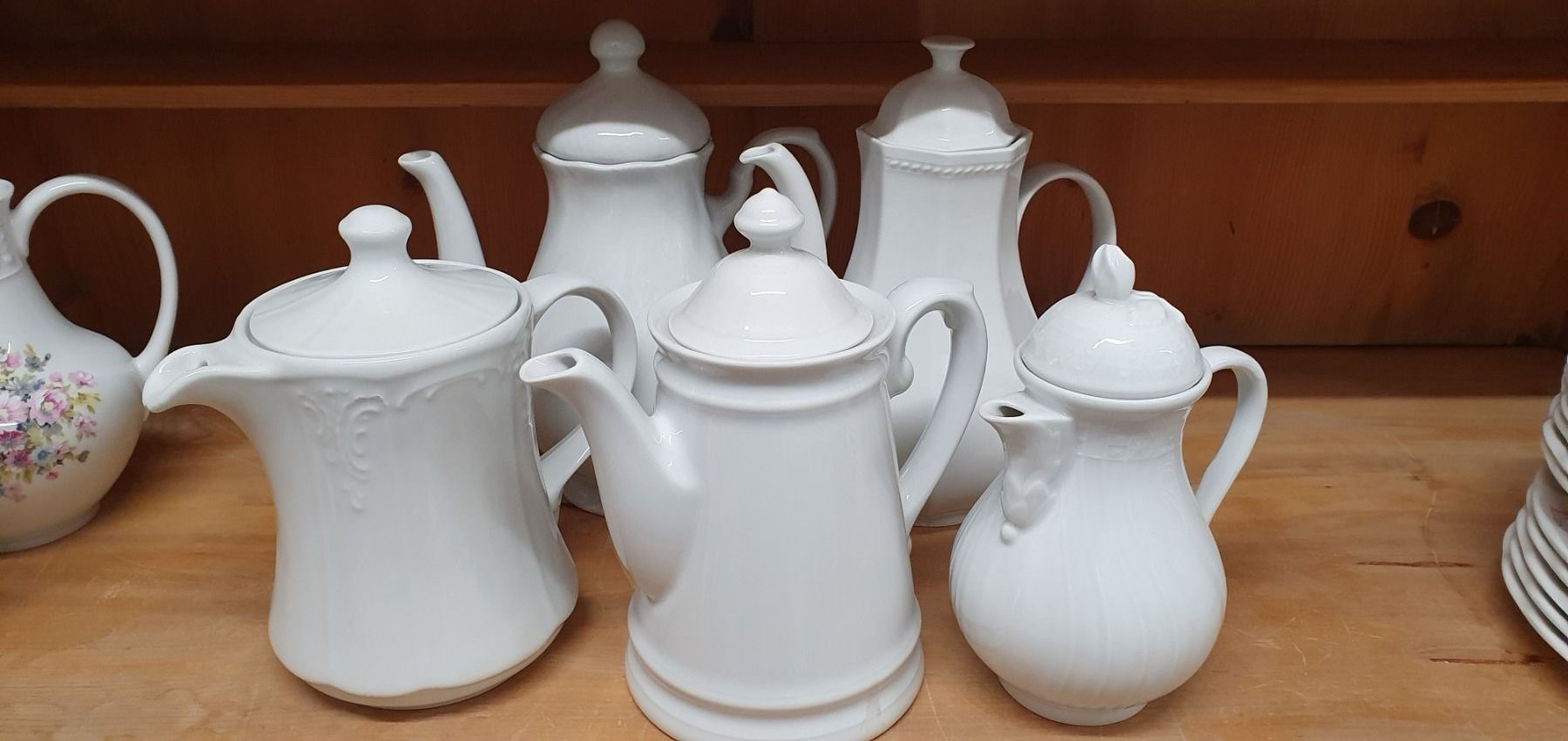 Teekannen: 5 weisse alte Krüge Kannen Tee-oder Kaffeekannen – Neu (gemäss Beschreibung) aus Hittnau von Gamoe
