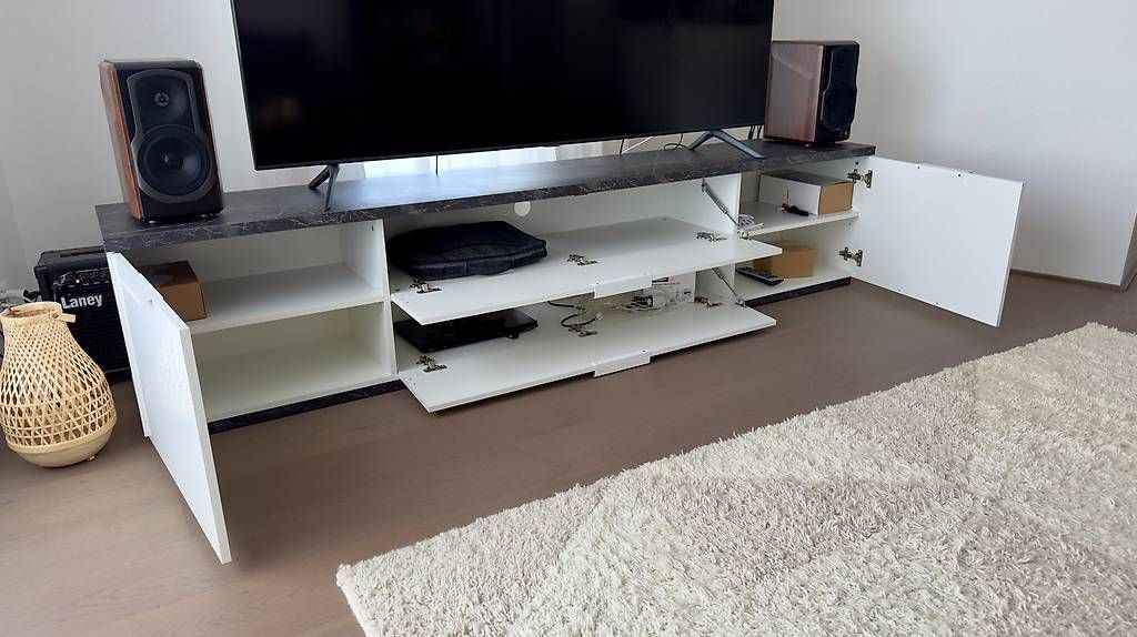 Mobili TV: Modernes TV-Board  Top Zustand – Usato da Chur venduto da marcinbizzy 2