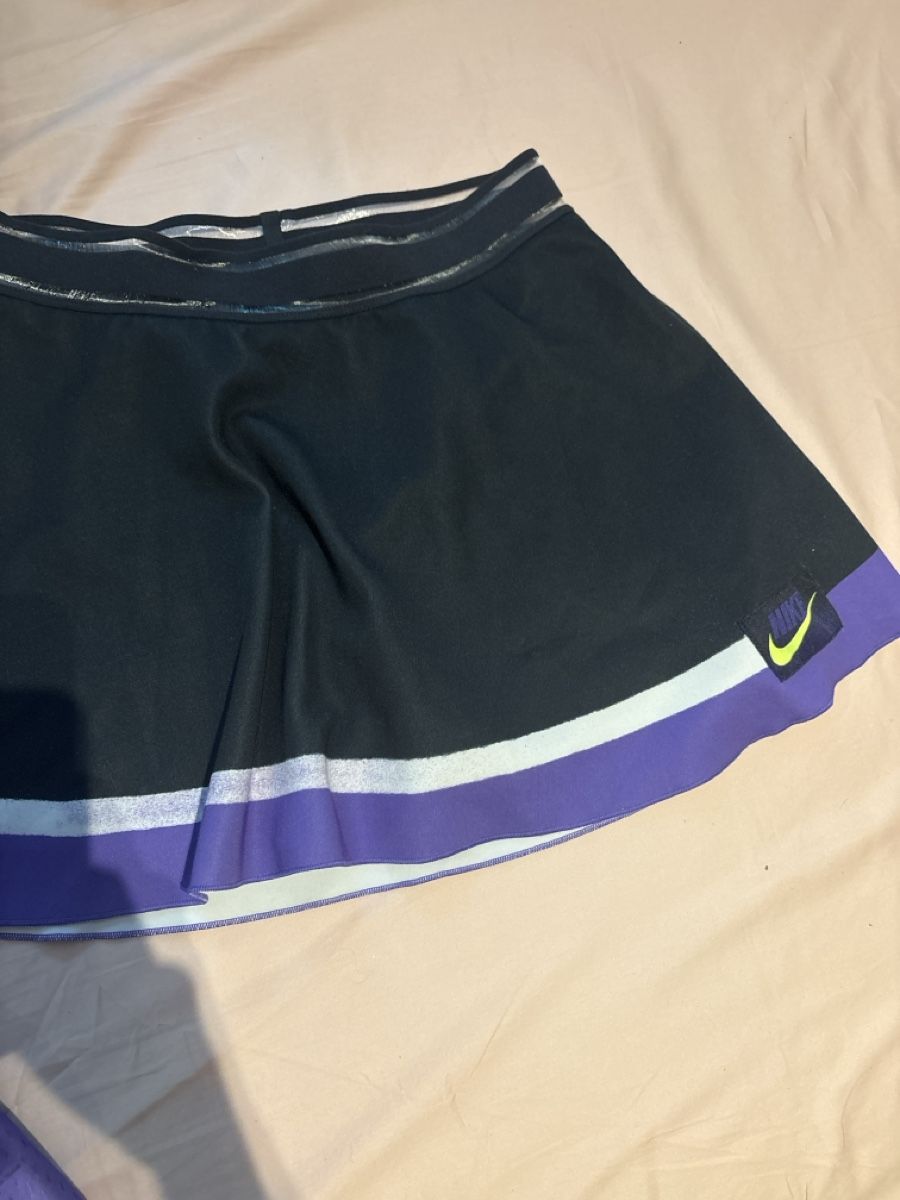 Nike Lots de vêtements: Ensemble Nike débardeur jupe violet noir taille S – D'occasion à Satigny par gig_rn62 1