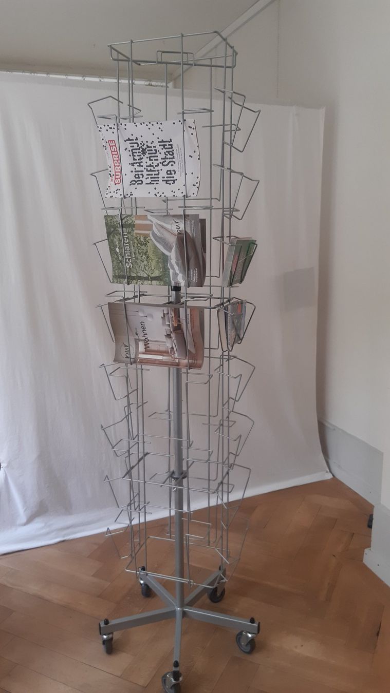 Autres décorations & accessoires: Katalogständer – D'occasion à Biel/Bienne par Strada29 2