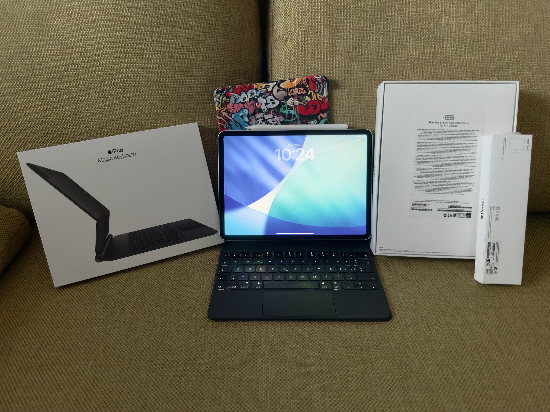 Apple Tablet PC: iPad Pro 11" 256GB,+ celluar + Apple Pencil + magic keyboard – Usato da BULLE venduto da Allfaws