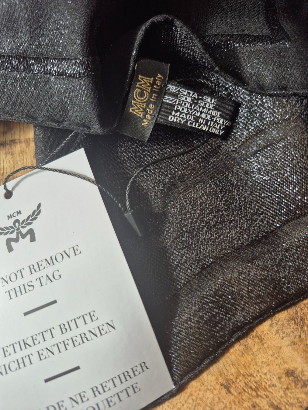 Mcm Foulard & Sciarpe: MCM Schal – Nuovo (secondo la descrizione) da Binningen venduto da NiNi1985