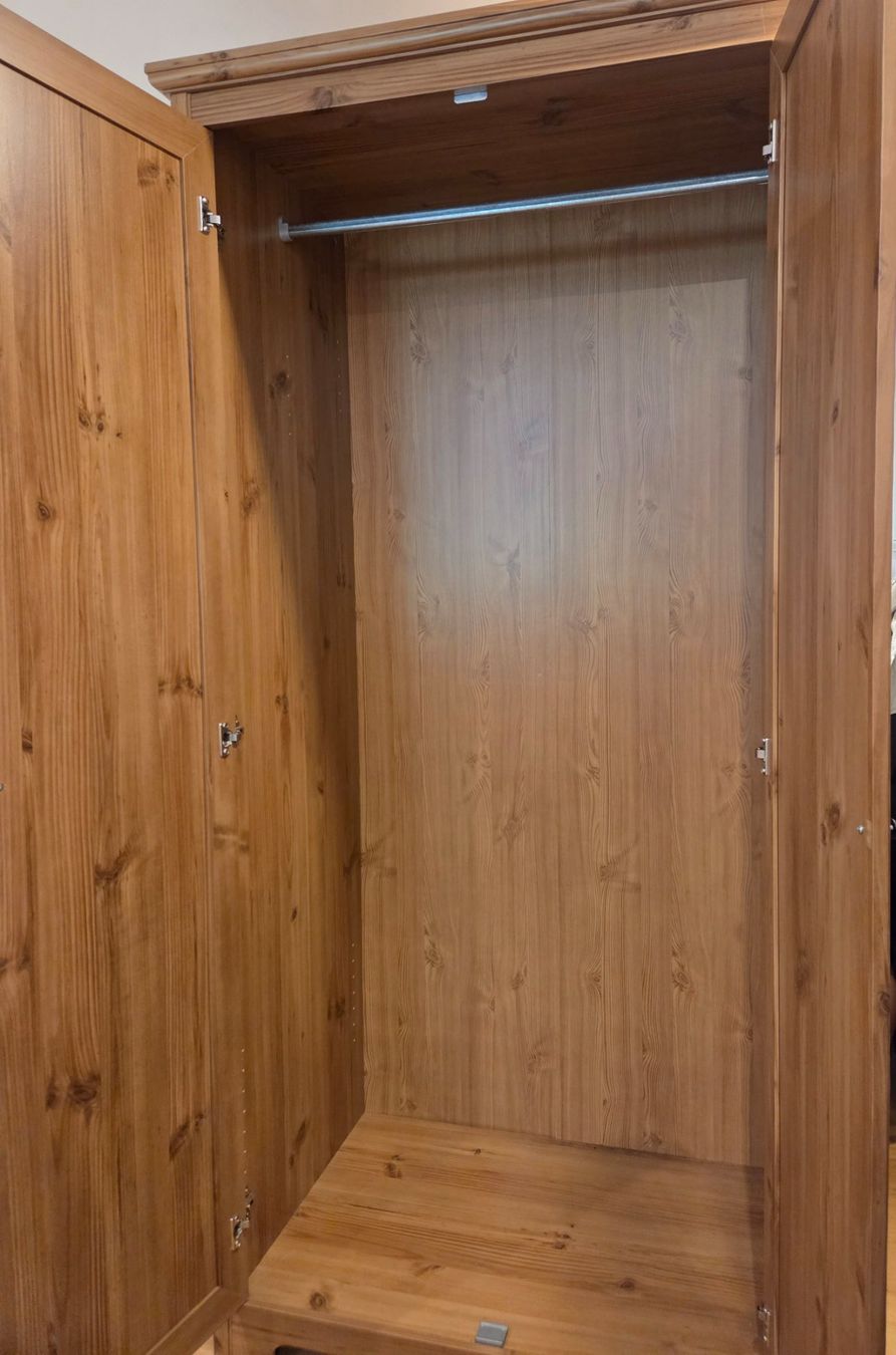 Ikea Armadi: Kinderkleiderschrank – Usato da Fraubrunnen venduto da amaree313 9