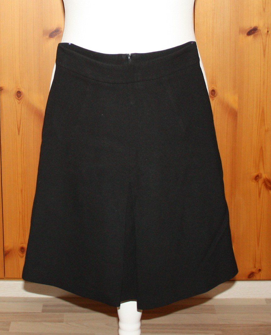 Zara Gonne: Rock Jupe ZARA BASIC schwarz Gr. S – Usato da Flüelen venduto da Diversicum-Textil