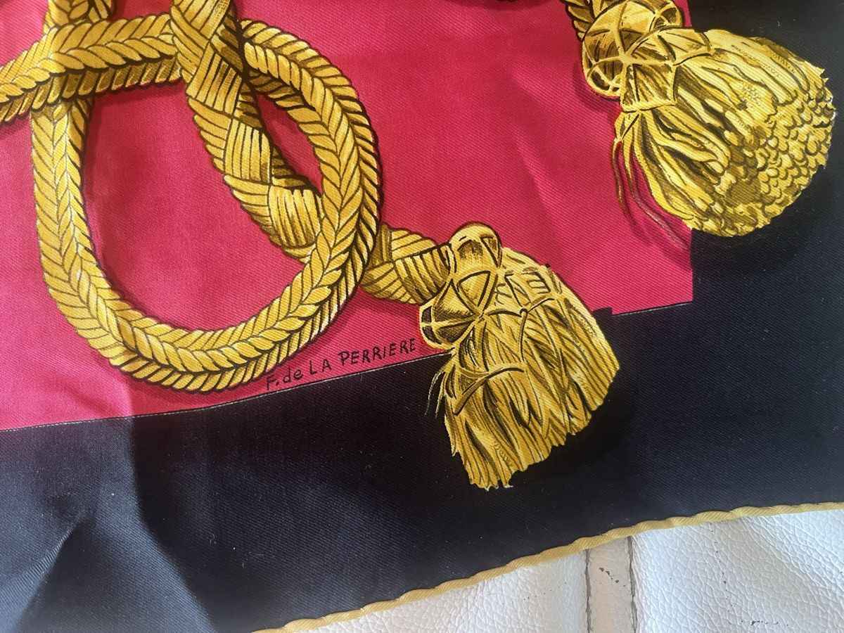 Hermès Foulard & Sciarpe: Foulard Hermès original – Usato da Prilly venduto da CHAGALL15 1