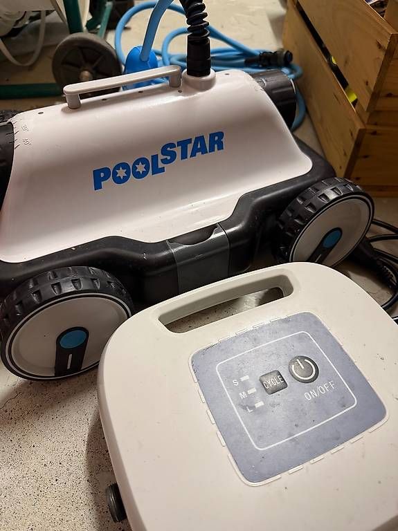 Accessoires de piscine: Poolroboter – D'occasion à Muri AG par cag733 4