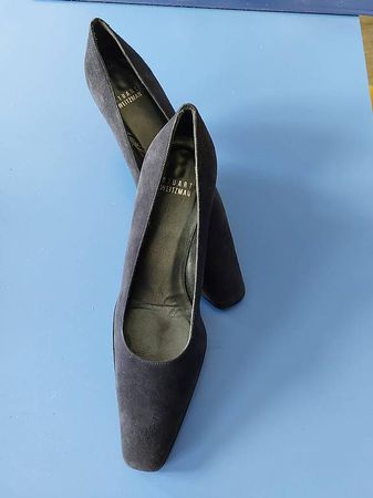 Dunkelblaue Velourleder Pumps von Stuart Weitzmann