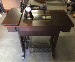 antike Nähmaschine mit Tisch Marke Pfaff Kaiserslautern