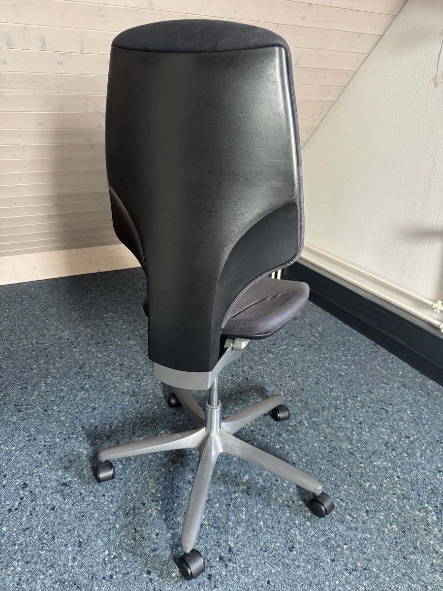 Giroflex Chaises: Bürostuhl Giroflex – D'occasion à Cham par matap1 1