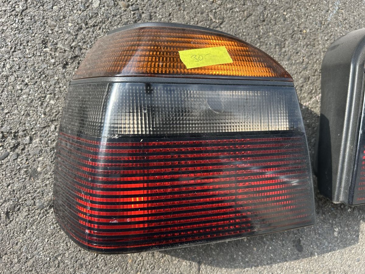 Volkswagen Tutti pezzi di ricambio auto: Feux VW golf 3 GTI/VR6 – Usato da Muraz (Collombey) venduto da Wolfdog1978 1