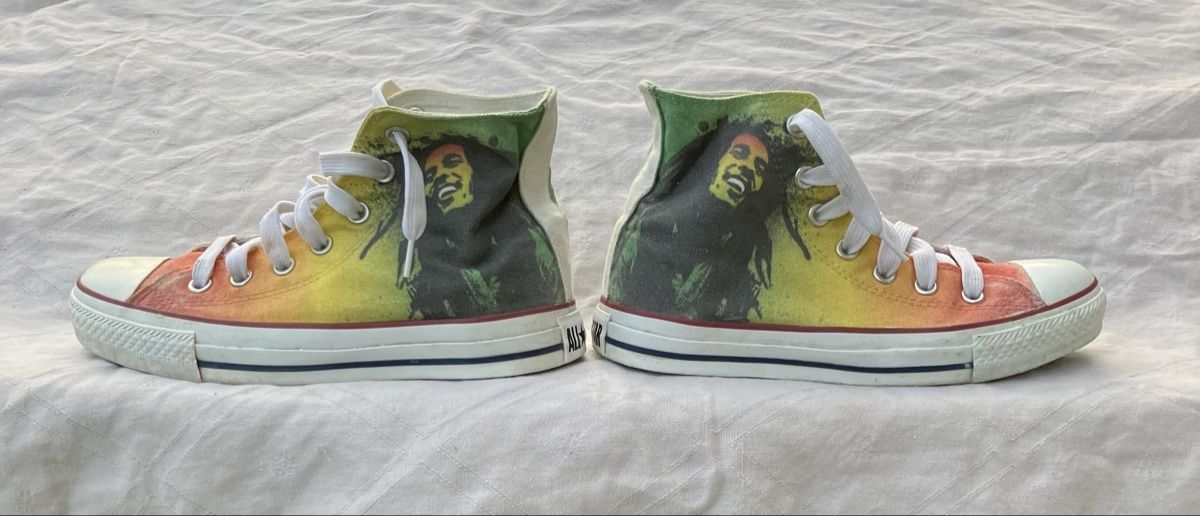 Herrenschuhe: Converse-Style Chucks Bob Marley    37 – Gebraucht aus Schaffhausen von Beatstaeks 1