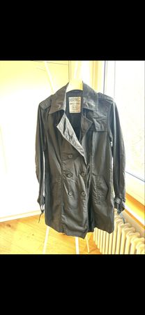 HRNG Black Trench Coat - Perfect for Spring Weather!