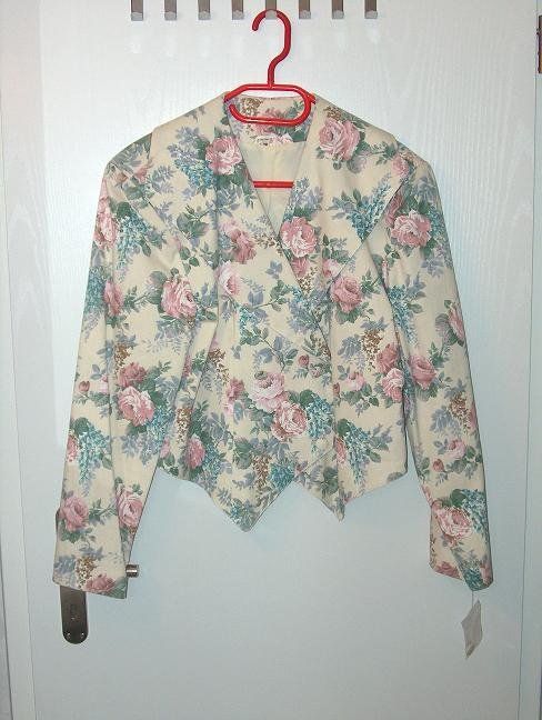 Giacche: Neu: Spenzer-Jacke écru mit Blumenmuster Gr.40/42 – Nuovo (secondo la descrizione) da Uznach venduto da Laeuffer