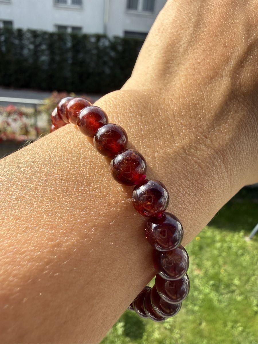 Armbänder & -reifen: Echstein Rotes Granat Stretch Armband-ca8mm Perlen – Neu (gemäss Beschreibung) aus Jegenstorf von SteinGlanz 8