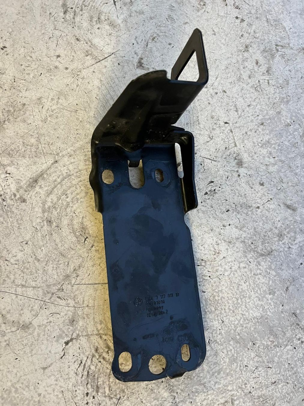 Tutti pezzi di ricambio auto: BMW Aufnahmeplatte Kühlmodul e90 e91 e92 e93 und M3 – Usato da Liestal venduto da jorge0000