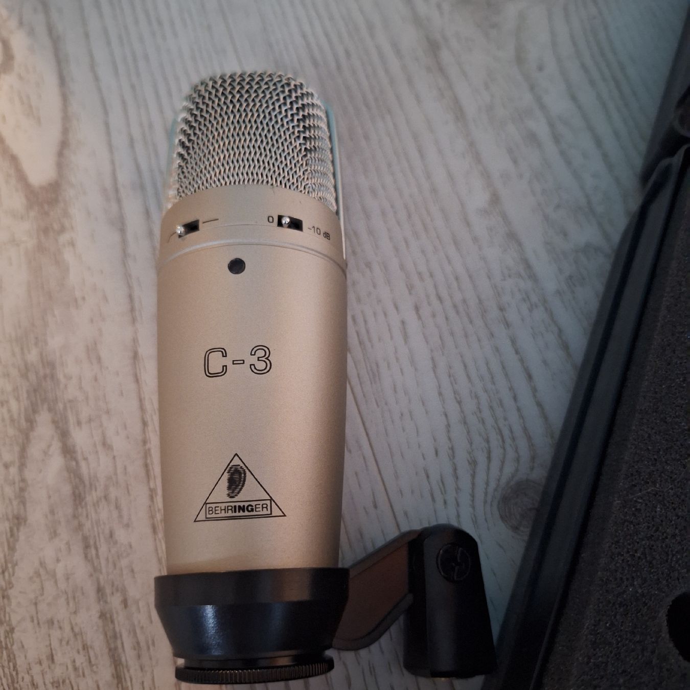 Behringer Microfoni: Behringer C-3 Mikrofon mit Koffer – Usato da Romanshorn venduto da Msdiamond17 2