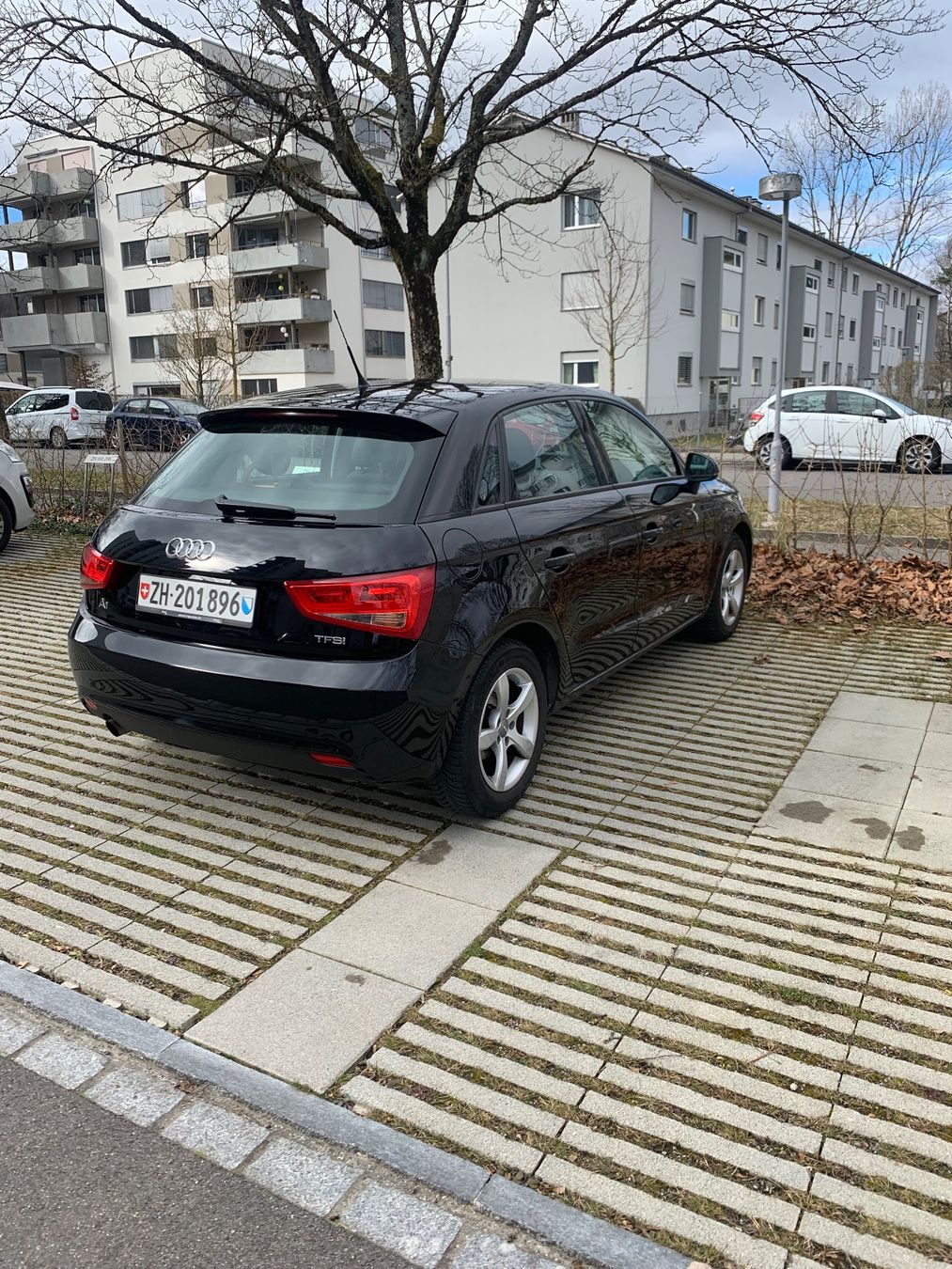 Audi Automobili: Audi A1, Black Edition, Excellent Condition, Low Miles – Usato da Zürich venduto da salsa010 3