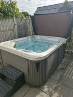 Whirlpool Aussenbereich mit Abdeckung guter Zustand