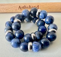 Handgefertigtes Sodalith Armband mit silberfarbenen Akzenten