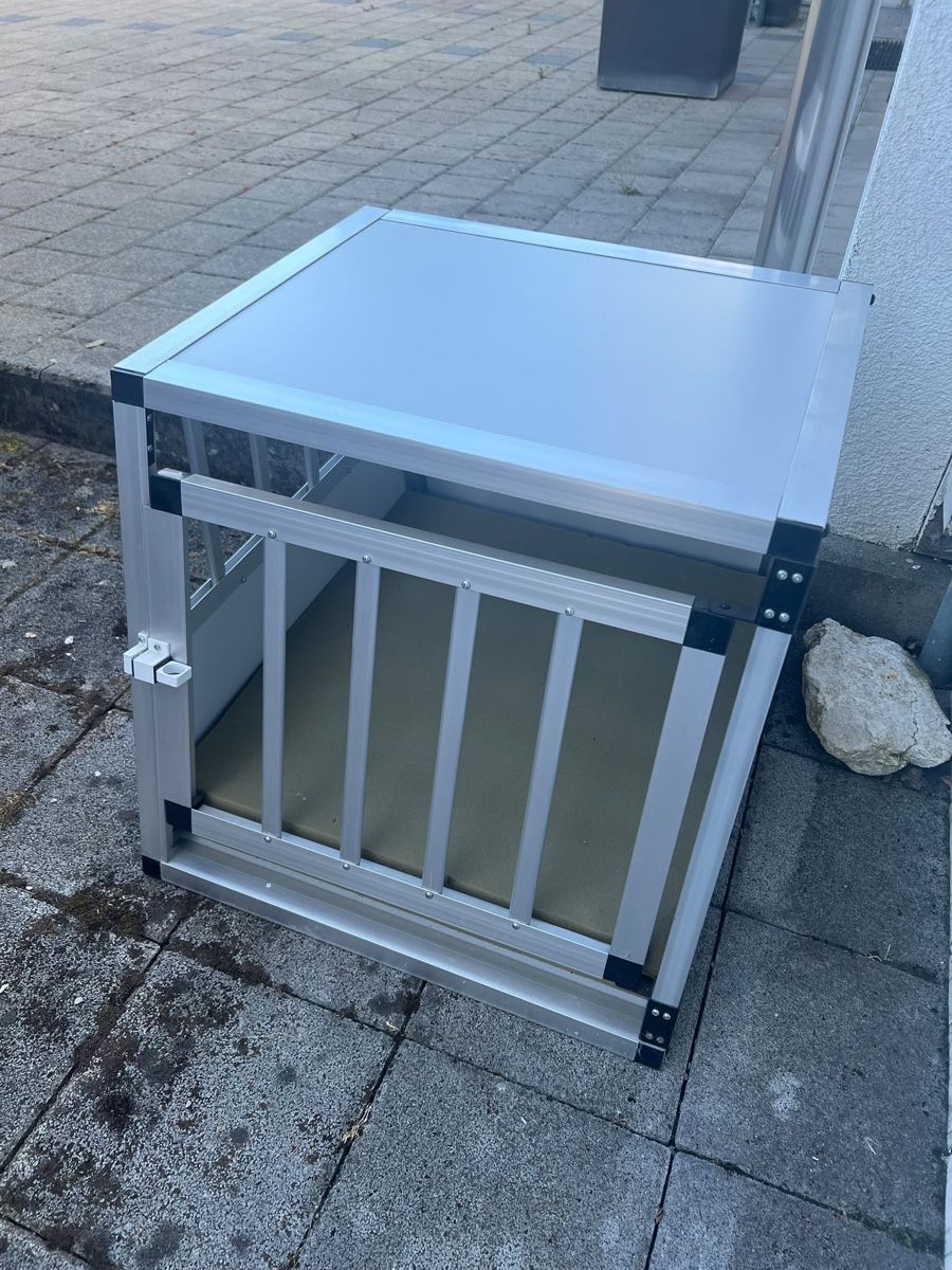 Cages, transport & sécurité: Hundebox 50/55/45cm – D'occasion à Zetzwil par KaselCH