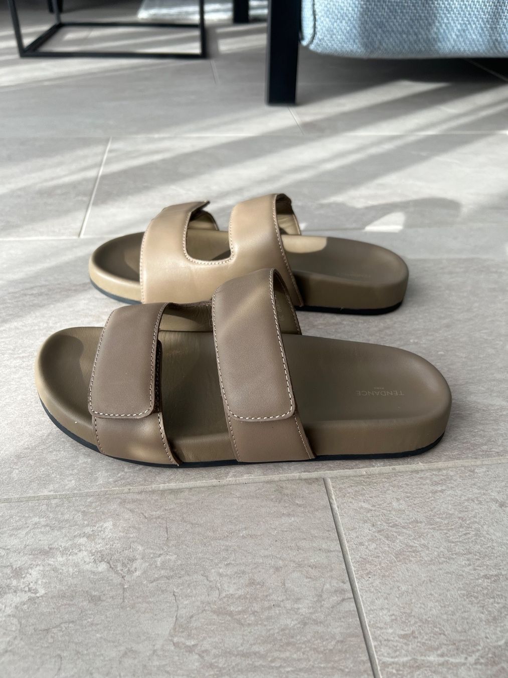 Scarpe da donna: Ledere Flip Flops Gr. 39 – Usato da Erlenbach ZH venduto da Irina_from_Erlenbach 1