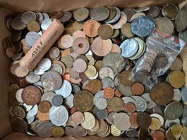 Grosse Sammlung mit 4.3 Kg. Münzen aus aller Welt
