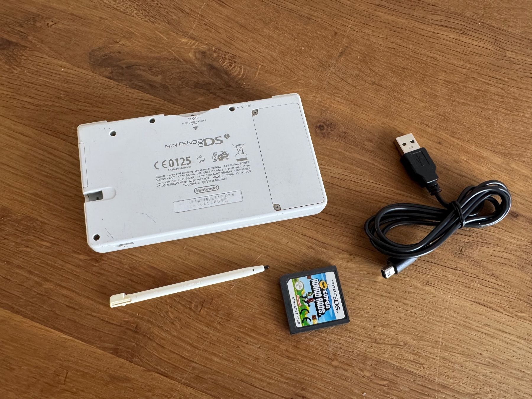 Nintendo Console: Nintendo DSi in weiss mit 1 Spiel – Usato da Frauenfeld venduto da lind11 6