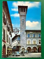Bellinzona - Rathaus - VW Käfer - belebt