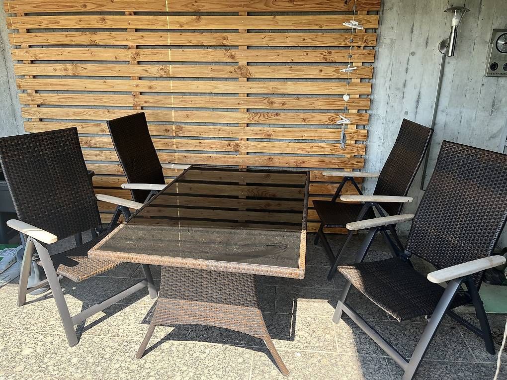 Tischset: Gartentisch plus 4 Klappstühle  – Gebraucht aus St. Gallen von Qwertzy2001 2