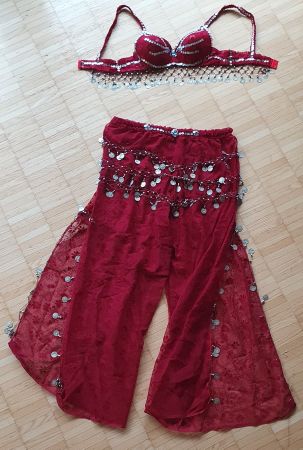 Orientalisches Bauchtanz Kostüm, Farbe rot in Gr.S