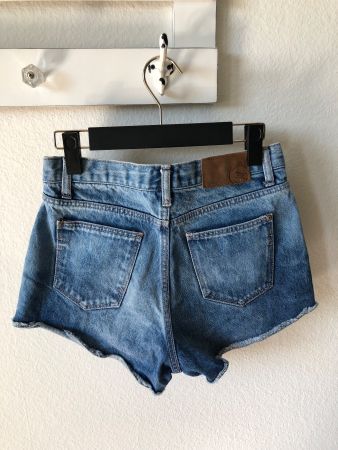 Zara Highwaist Shorts 34