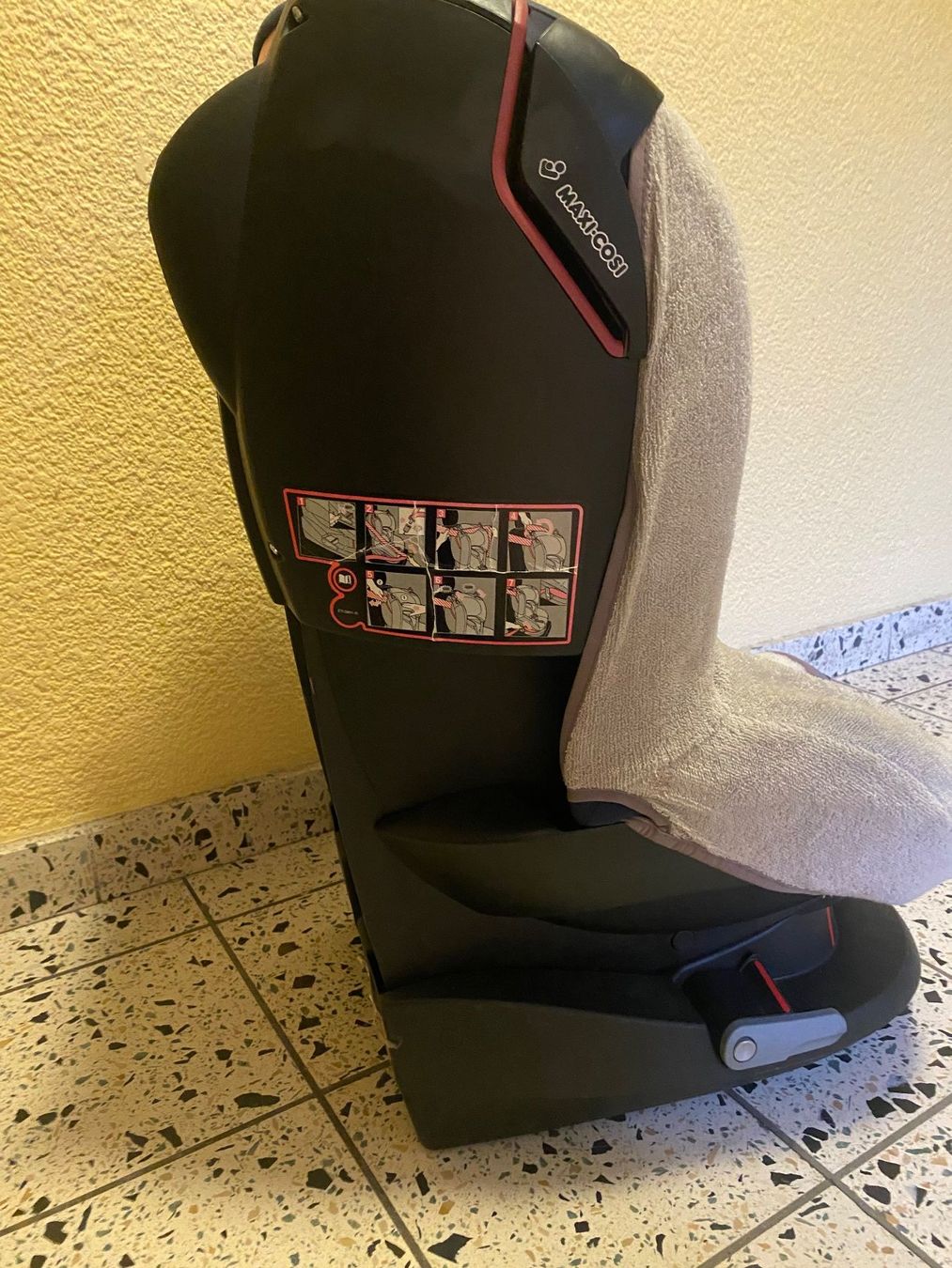 Maxi-Cosi Seggiolini per auto: Maxi-Cosi Kindersitz – Usato da Adliswil venduto da synchrot 2